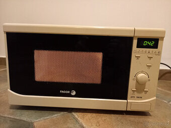 Mikrovlnka Fagor