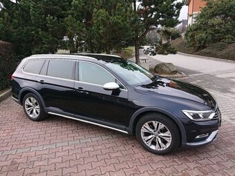 Volkswagen Passat Variant Alltrack 2.0 TDi 12/2016 - 1