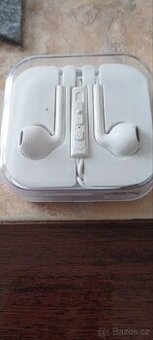Sluchátka nová nevhodný dárek kabelové dva kusy