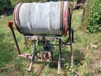 Postřikovač a rozmetadlo - 1