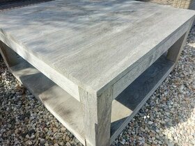 Masivní stůl ze dřeva- zahradní