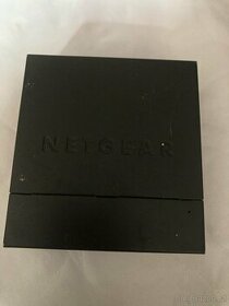 Netgear 5 port Fast Ethernet Switch Fs305