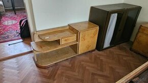 Starý nábytek / skříně - 1