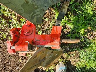 Prodám oboustranný pluh PO-18 k maloraktoru Vari/Terra