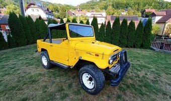TOYOTA LAND CRUISER FJ40