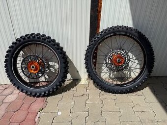 Kola Excel A60 na KTM