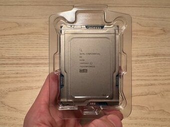Intel Xeon Emerald Rapids Q2SR A0 64core 128threads 320MB L3