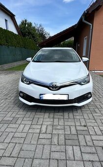 Toyota Auris 1,6 97 kw Trend paket Nájezd 46444KM