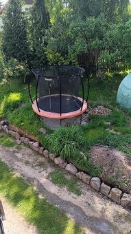 Trampolína