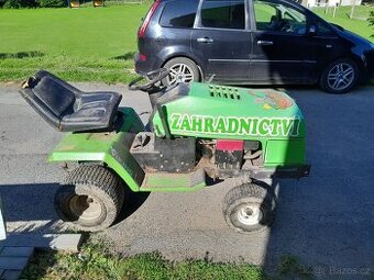 Zahradní traktor,pila,křovinořez