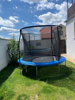 Trampolína