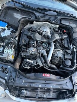 Dily z motoru OM642 Mercedes Benz