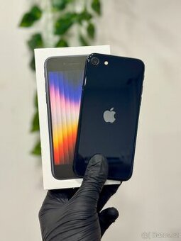 iPhone SE (2022) 64GB černý - 99% baterie, DPH