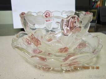 zdobená miska s talířkem z masívního skla