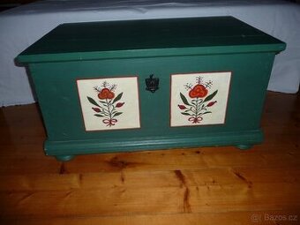 dřevěná truhla