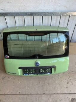 Fiat Panda 2003-2012, zadní 5. dveře