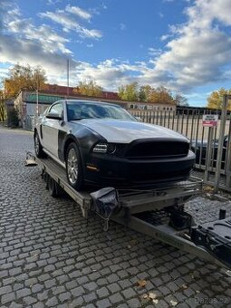 Ford mustang 2013 premium 3.7
