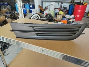 VW PASSAT B8/ 3G2/ CB2 pravá mřížka předního nárazníku