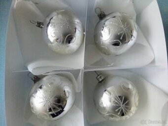 Ozdoby-staré i novější - vánoční ozdoby