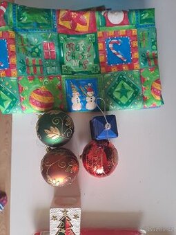 Vánoční ubrou omyvatelný. Zdarma k nákupu podstavec - 1