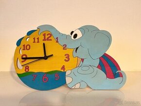 Dětské hodiny se slonem