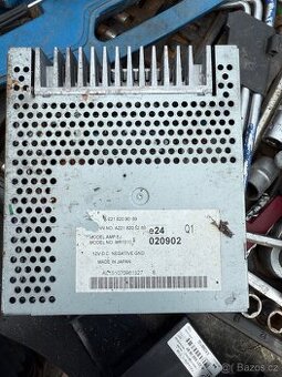 Jednotky z kufru vozu Mercedes w221 s-class