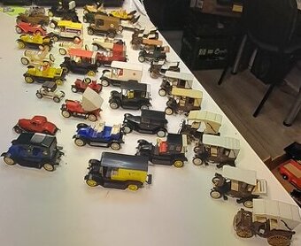 Modely aut 1:43 MIX /plastové IGRA/