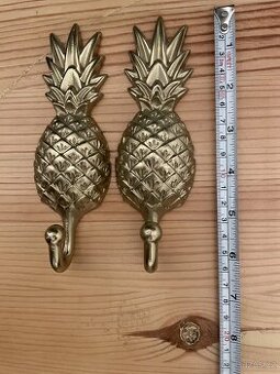Secesní kovový věšák "ananas" zlatý, 2 ks, 16 cm délka