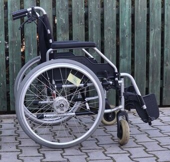 046-Mechanický invalidní vozík Meyra.