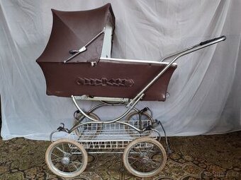 Starý kočárek