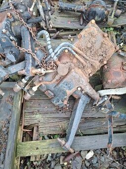 Zetor 7711. 7745.  Víko hydrauliky