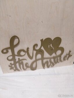 Plechový obraz na stěnu - zlaté Love is the answer