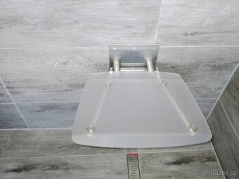 Sedátko do sprchy sklápěcí