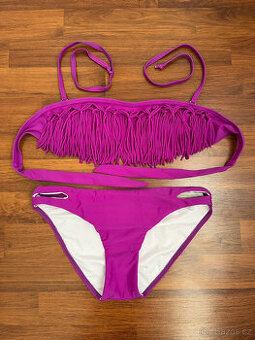 Plavky, bikiny s třásněmi