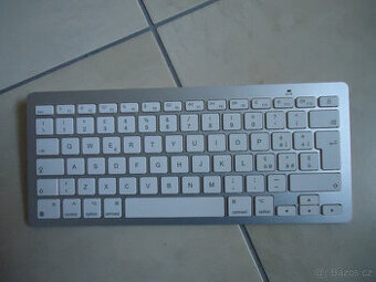 Apple bezdrátová BT klávesnice