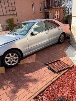 Přední nárazník pro Mercedes S, w220,