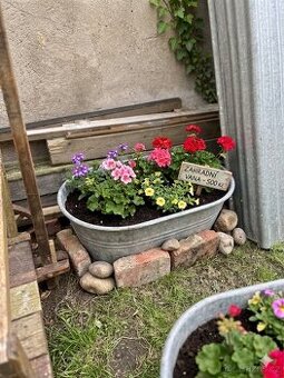 Malá pozinkovaná vana