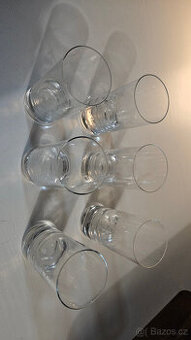 Skleničky s Broušenými Motivy