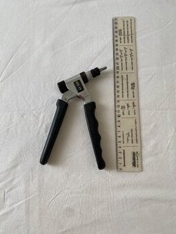 Nýtovací kleště 200 mm. MS 11