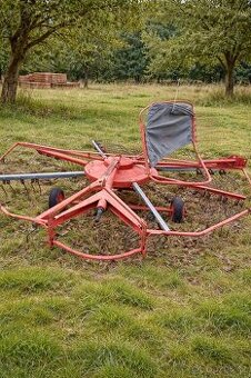 Nahrabovač sena nesený 2,5m