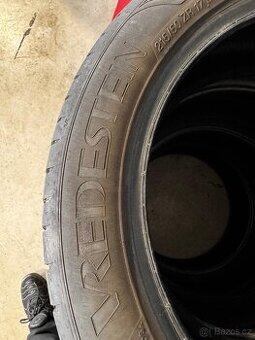 Letní pneu 215/50 R17