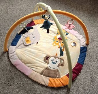 Hrací deka s hrazdičkou Lupilu.