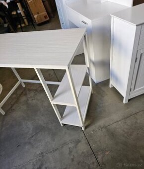 Nový psací stůl....