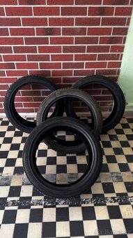 Zimní pneu Kumho 235/40/19