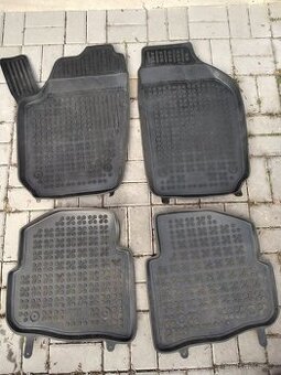 VW Polo/Skoda Fabia/Seat Ibiza gumové autokoberce
