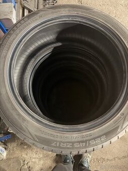Nokian 225/45/ R17