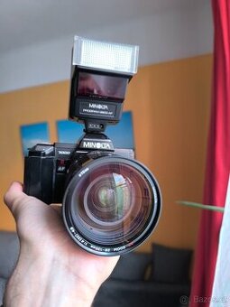 Zrcadlovka na kinofilm Minolta 700