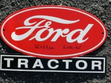 znak traktor ford