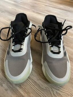 Adizero Select - sálová obuv 44