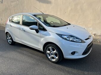 Ford Fiesta, 1.25i 44kW DVĚ SADY PNEU KLIMA